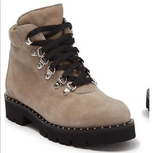 NWT 🥾 Gray Lace-Up Boot (Womens)